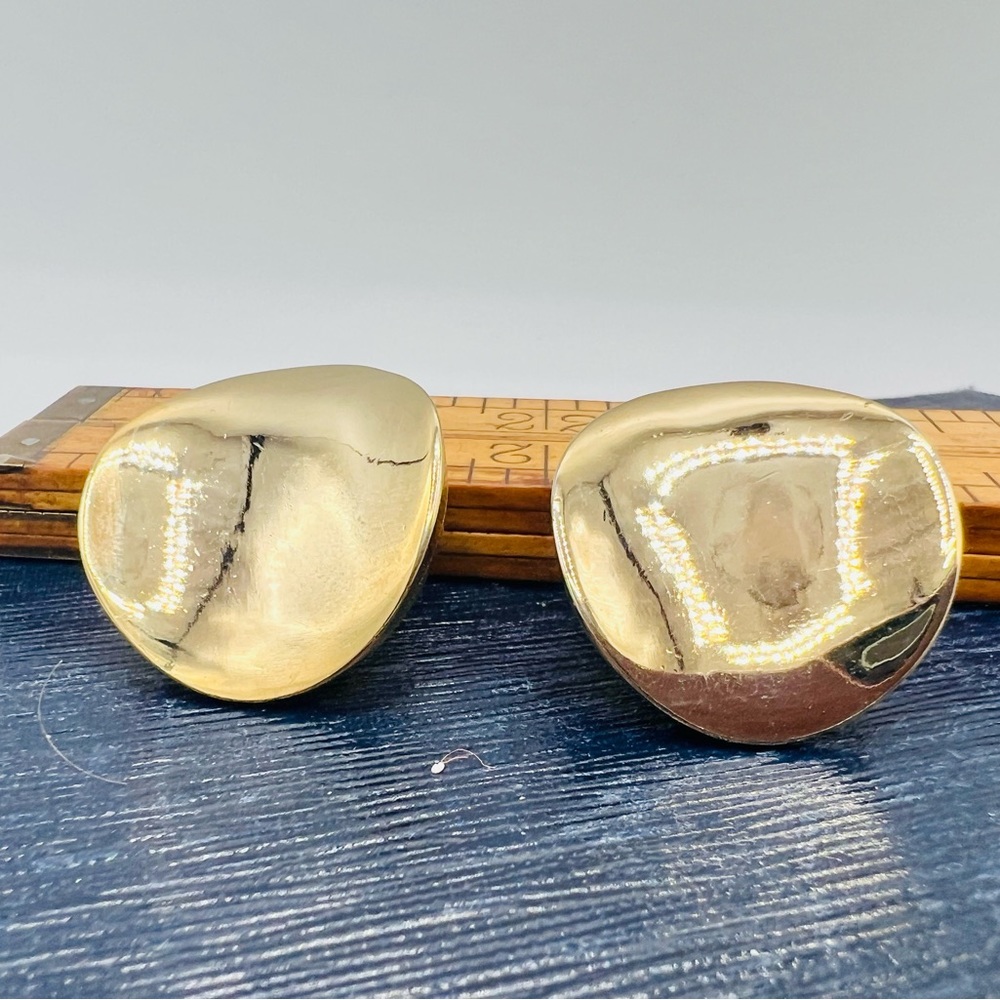 Chunky gold vintage clip on earrings thick round